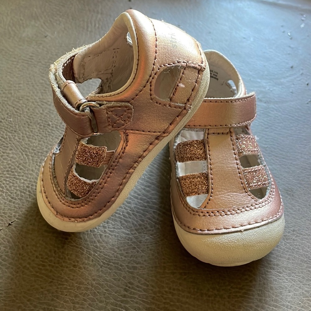 Stride Rite girls leather shoes. US 3month